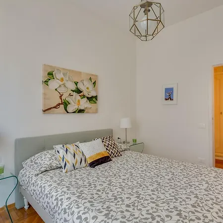 Apartment Piazza Santa Felicita