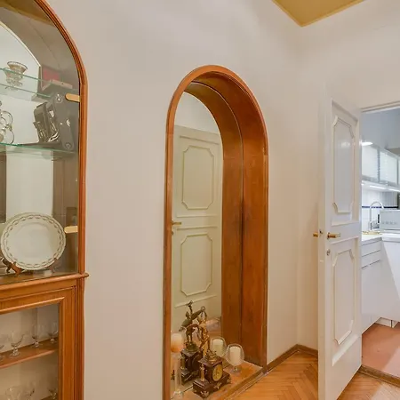 Apartment Piazza Santa Felicita