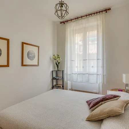 Piazza Santa Felicita Apartment *