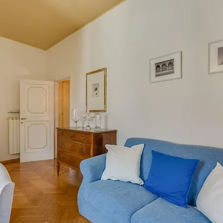 Piazza Santa Felicita Apartment Florence